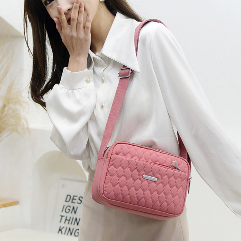 Wielofunkcyjna nylonowa torba  – Women Bags Guess recenzja i cena