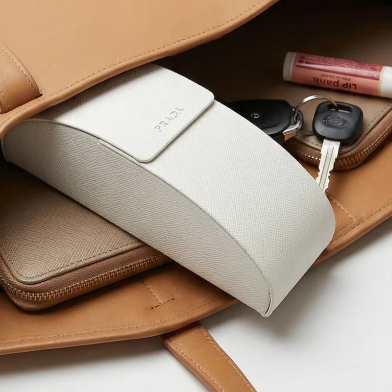 Luksusowe etui na okulary Prad – Women Bags Prada recenzja i cena